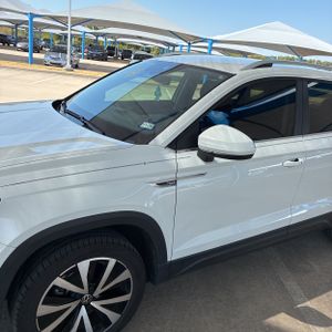 صورة 2 لـ 2024 Volkswagen TAOS SE