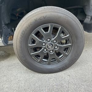 2025 Toyota 4RUNNER SR5 缩略图 18