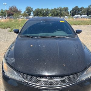 2016 Chrysler 200 S — миниатюра 15