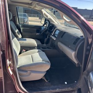 صورة مصغرة 32 لـ 2019 Toyota SEQUOIA SR5