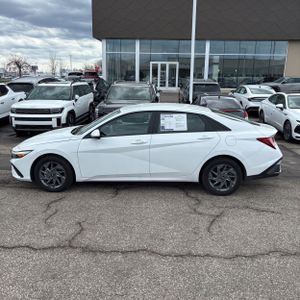 HYUNDAI ELANTRA SEL - 3