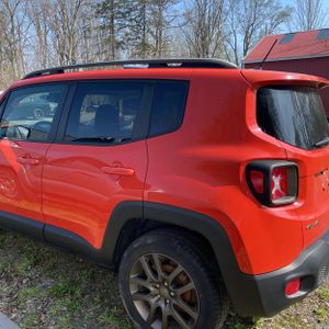 JEEP RENEGADE LATITUDE 75TH ANNIVERSARY - 4