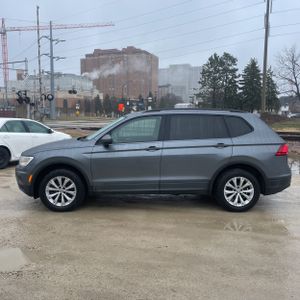 VOLKSWAGEN TIGUAN S - 3