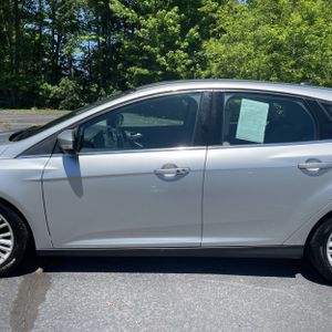 FORD FOCUS TITANIUM - 4
