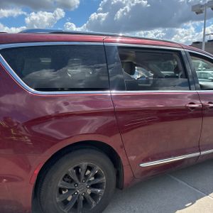 CHRYSLER PACIFICA TOURING L - 9