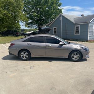 HYUNDAI ELANTRA SE - 10