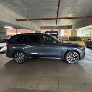 صورة 10 لـ 2022 BMW X5 XDRIVE45E