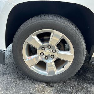 2020 Chevrolet SUBURBAN LT photo 15