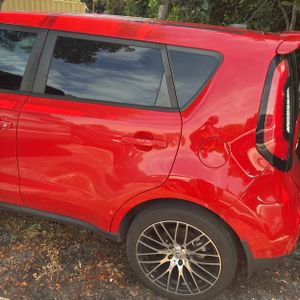 2017 KIA SOUL + 照片 5