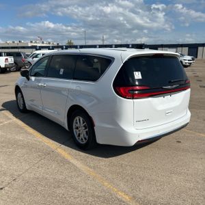 CHRYSLER PACIFICA SELECT - 5