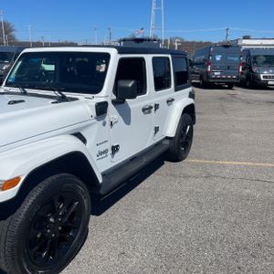 JEEP WRANGLER 4XE UNLIMITED SAHARA 4X4 - 2