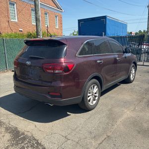 KIA SORENTO LX V6 - 8