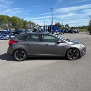 FORD FOCUS SE - 10