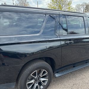 CHEVROLET SUBURBAN Z71 - 9