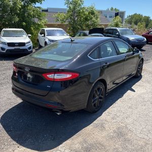 FORD FUSION SE - 8