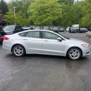 FORD FUSION SE - 10