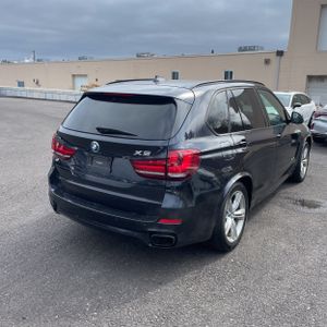 BMW X5 XDRIVE50I - 8