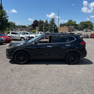 2017 Nissan ROGUE SV — фото 3