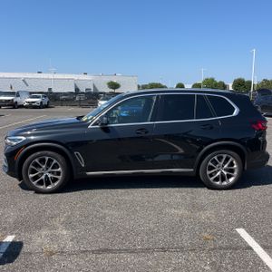 صورة 3 لـ 2021 BMW X5 XDRIVE40I
