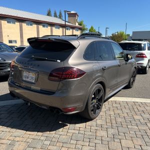 PORSCHE CAYENNE GTS - 8