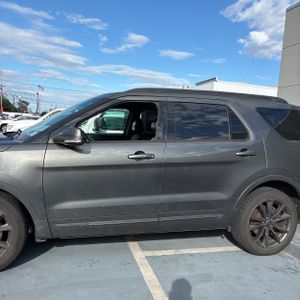 FORD EXPLORER XLT - 4