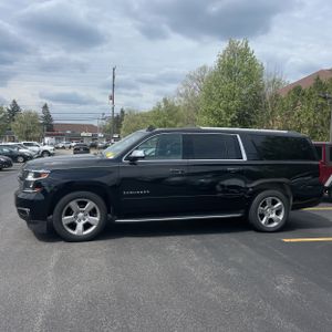 CHEVROLET SUBURBAN PREMIER - 2