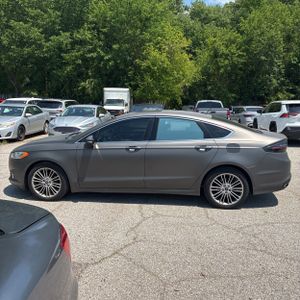 FORD FUSION SE - 3