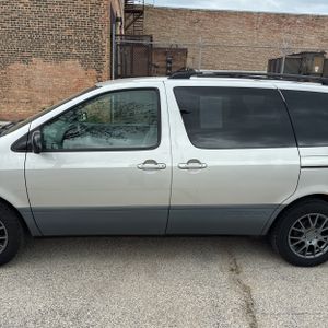 TOYOTA SIENNA - 4