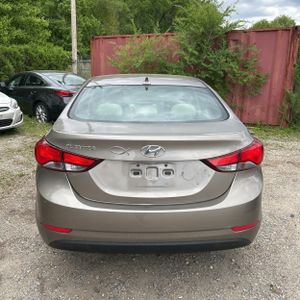 HYUNDAI ELANTRA SE - 7
