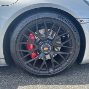 صورة 20 لـ 2015 Porsche 911 CARRERA 4 GTS