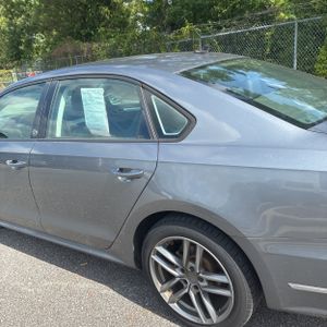 صورة 6 لـ 2019 Volkswagen PASSAT WOLFSBURG