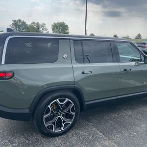 صورة 9 لـ 2022 Rivian R1S LAUNCH EDITION