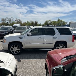 CADILLAC ESCALADE LUXURY - 3