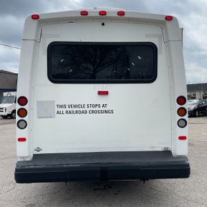 FORD E-450 CUTAWAY - 7