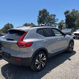 2023 Volvo XC40 B5 ULTIMATE DARK THEME — фото 10