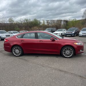 FORD FUSION SE - 10