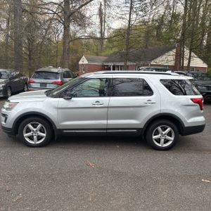 FORD EXPLORER XLT - 3