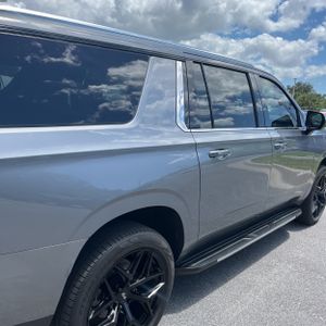 CHEVROLET SUBURBAN LT - 9