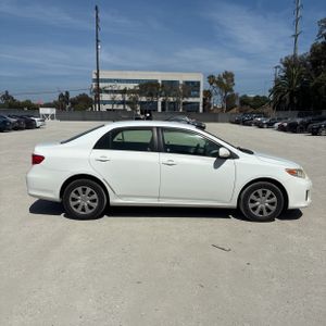 صورة 10 لـ 2011 Toyota COROLLA LE