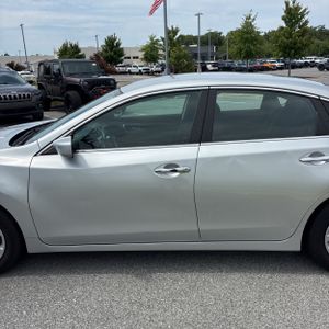 2017 Nissan ALTIMA 2.5 SV — фото 4