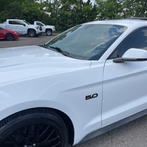 FORD MUSTANG GT PREMIUM - 2