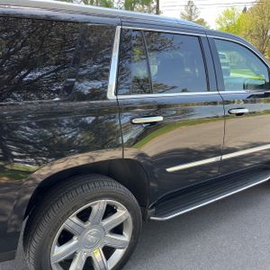 CADILLAC ESCALADE LUXURY - 9