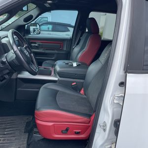 2016 RAM 1500 REBEL 照片 32