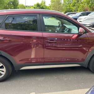 HYUNDAI TUCSON SE - 10