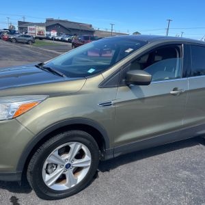 FORD ESCAPE SE - 2