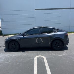TESLA MODEL Y LONG RANGE - 3