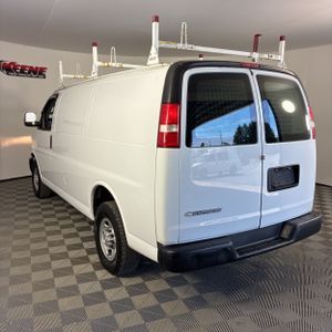 CHEVROLET EXPRESS 2500 - 4