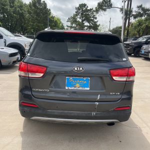 KIA SORENTO EX V6 - 7
