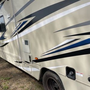 FORD E-450 CUTAWAY - 4