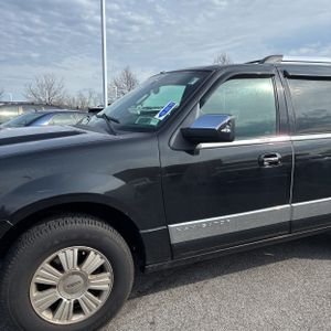 LINCOLN NAVIGATOR BASE - 2